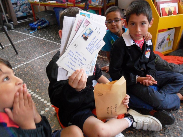 In giro per il mondo con il Mago dell’Armadio | Giunti Scuola In giro per il mondo con il Mago dell’Armadio | Giunti Scuola