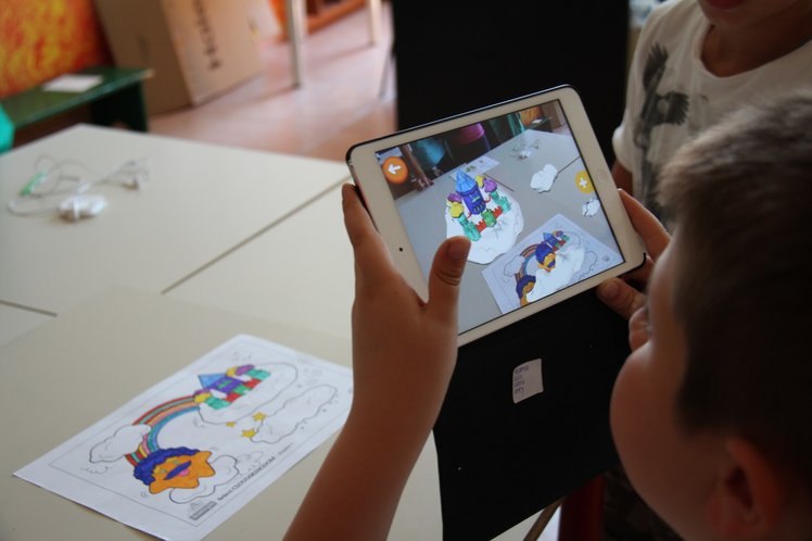 App in classe per raccontare storie | Giunti Scuola App in classe per raccontare storie | Giunti Scuola