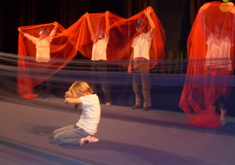 Bambini e teatro, le parole sono importanti | Giunti Scuola Bambini e teatro, le parole sono importanti | Giunti Scuola