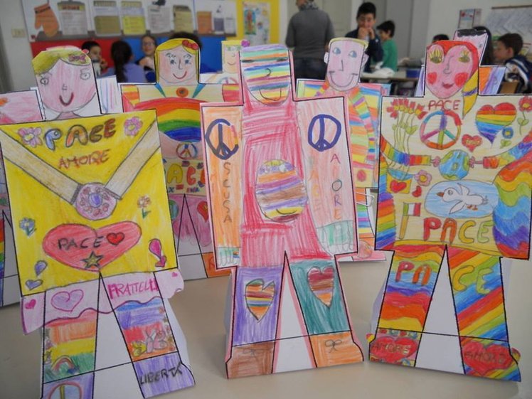 Bambini pacifici a Iglesias per il 25 aprile | Giunti Scuola