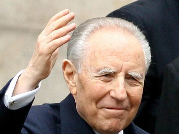 Che la fiducia sia più forte della paura. Morto Carlo Azeglio Ciampi | Giunti Scuola Che la fiducia sia più forte della paura. Morto Carlo Azeglio Ciampi | Giunti Scuola