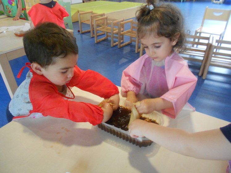 Coloriamo la stoffa con tè, caffè, spezie... | Giunti Scuola