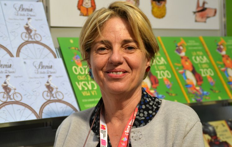 Della Passarelli: "Raccontare la Costituzione e portare libri ovunque" | Giunti Scuola Della Passarelli: "Raccontare la Costituzione e portare libri ovunque" | Giunti Scuola