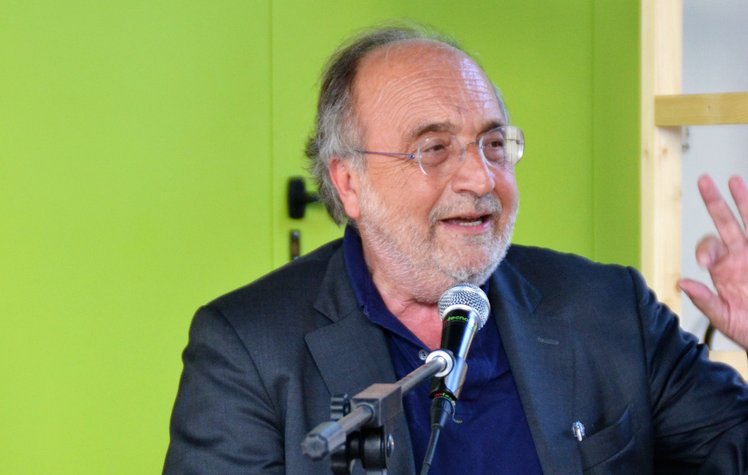 Educazione al rispetto contro l’utilizzo delle parole di odio: ne parliamo con Giuseppe Giulietti | Giunti Scuola Educazione al rispetto contro l’utilizzo delle parole di odio: ne parliamo con Giuseppe Giulietti | Giunti Scuola