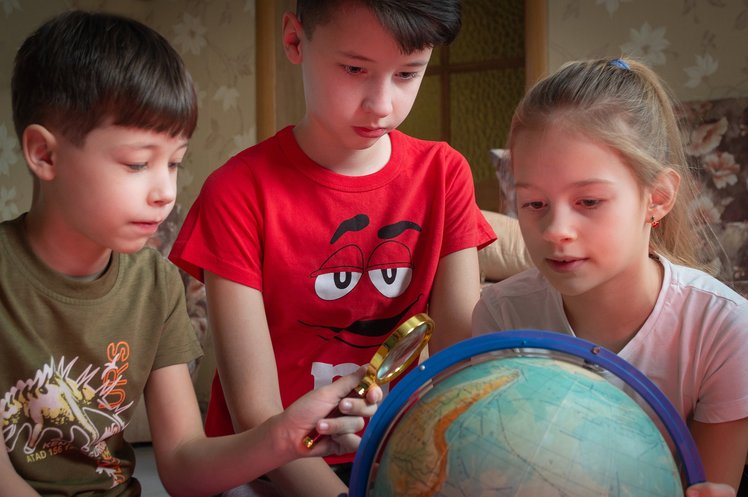 Quanto è lontana la guerra? La scuola e la Geografia | Giunti Scuola Quanto è lontana la guerra? La scuola e la Geografia | Giunti Scuola