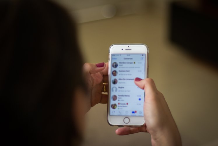 Gioie e dolori dei messaggi in chat | Giunti Scuola Gioie e dolori dei messaggi in chat | Giunti Scuola