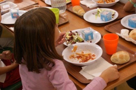 Il 12 settembre a Piacenza un convegno su "Mangiare a scuola" | Giunti Scuola Il 12 settembre a Piacenza un convegno su "Mangiare a scuola" | Giunti Scuola