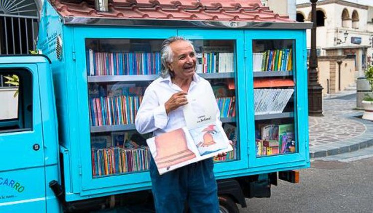 Il maestro con l'ape diventa commendatore | Giunti Scuola Il maestro con l'ape diventa commendatore | Giunti Scuola
