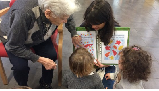 Il nido con i nonni: anziani e bambini insieme a Piacenza | Giunti Scuola
