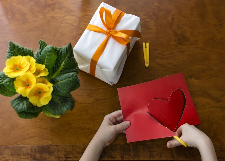 Incontri e laboratori di Natale? Quest'anno sono online | Giunti Scuola Incontri e laboratori di Natale? Quest'anno sono online | Giunti Scuola