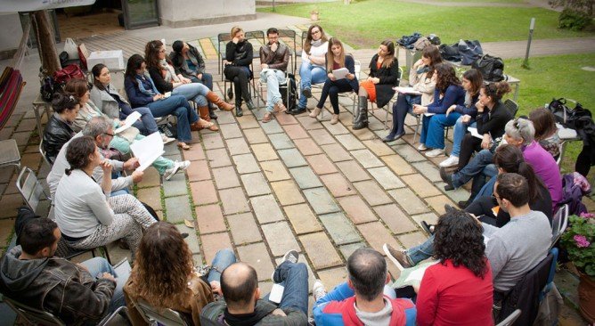 La buona scuola cura i giovani ed ancor di più chi dei giovani si cura | Giunti Scuola La buona scuola cura i giovani ed ancor di più chi dei giovani si cura | Giunti Scuola