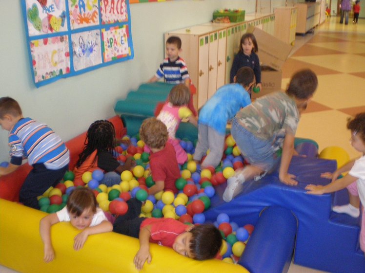 Leggi e rileggi - Uscire dall'egocentrismo | Giunti Scuola Leggi e rileggi - Uscire dall'egocentrismo | Giunti Scuola