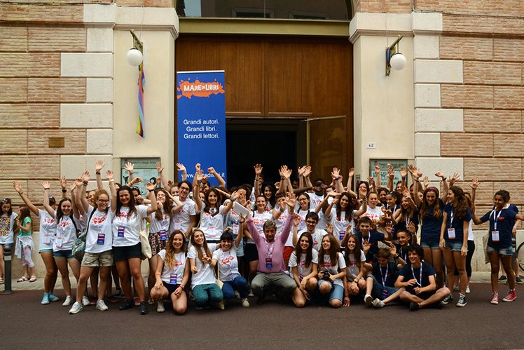 "Mare di libri", il festival per giovani lettori fatto dai ragazzi | Giunti Scuola "Mare di libri", il festival per giovani lettori fatto dai ragazzi | Giunti Scuola