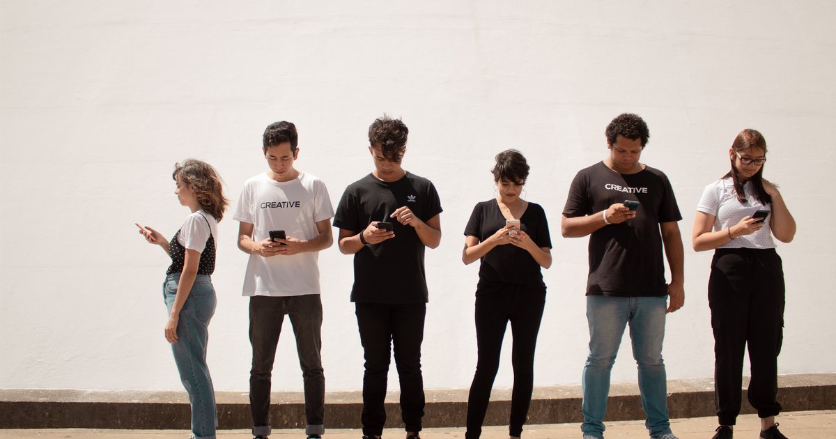 Mio figlio non riesce a stare senza smartphone | Giunti Scuola
