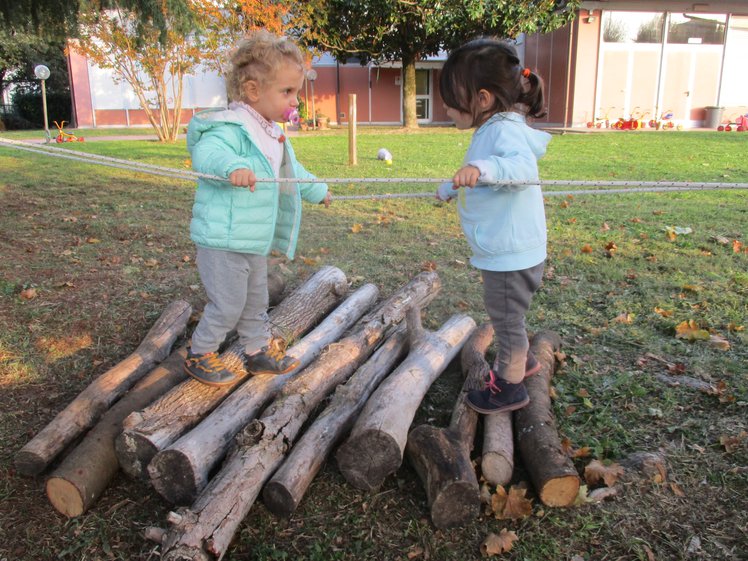 Muoversi all'aperto: sostenere lo sviluppo dei bambini secondo natura | Giunti Scuola