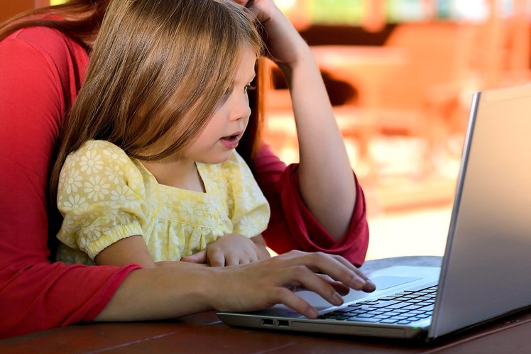 “Noi (anche) digit@li”: nuove forme di partecipazione e di condivisione nello 0-6 | Giunti Scuola “Noi (anche) digit@li”: nuove forme di partecipazione e di condivisione nello 0-6 | Giunti Scuola