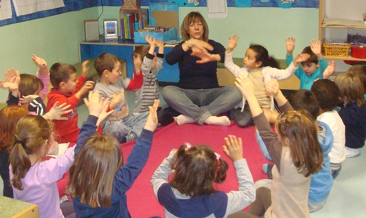 Poesie di Primavera: per leggere, giocare, mimare, festeggiare | Giunti Scuola Poesie di Primavera: per leggere, giocare, mimare, festeggiare | Giunti Scuola