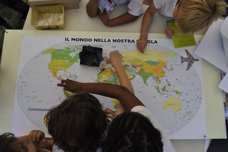 Ragazze e ragazzi in Italia da soli: una nuova sfida per la scuola | Giunti Scuola Ragazze e ragazzi in Italia da soli: una nuova sfida per la scuola | Giunti Scuola