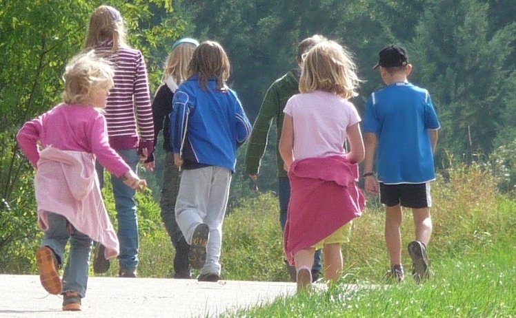 Toccare, ascoltare, gustare. Insegnare e imparare in un’aula senza pareti | Giunti Scuola Toccare, ascoltare, gustare. Insegnare e imparare in un’aula senza pareti | Giunti Scuola