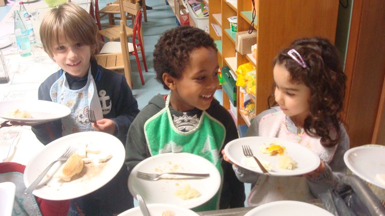 Tra cibi e culture: l’esperienza della mensa | Giunti Scuola Tra cibi e culture: l’esperienza della mensa | Giunti Scuola