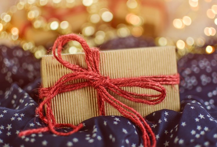 Un Natale fatto di doni e di piccole cose | Giunti Scuola Un Natale fatto di doni e di piccole cose | Giunti Scuola