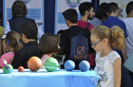 Una giornata per le future scienziate | Giunti Scuola Una giornata per le future scienziate | Giunti Scuola